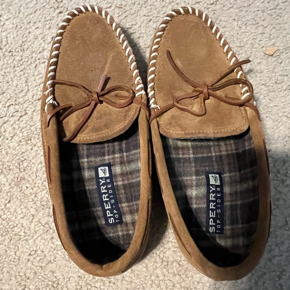 New without tag - speedy topsider suede slippers size 9